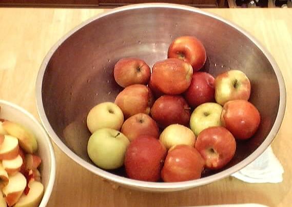 Apples in a bowl