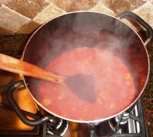 Heat the persimmons to simmering