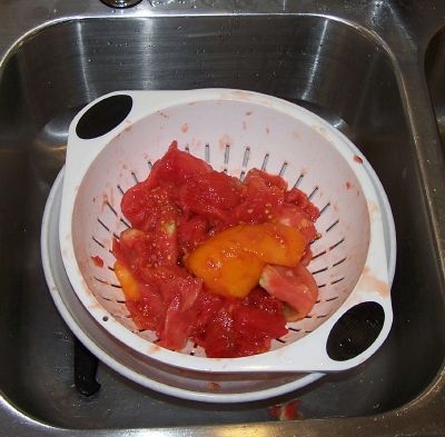 Draining tomatoes
